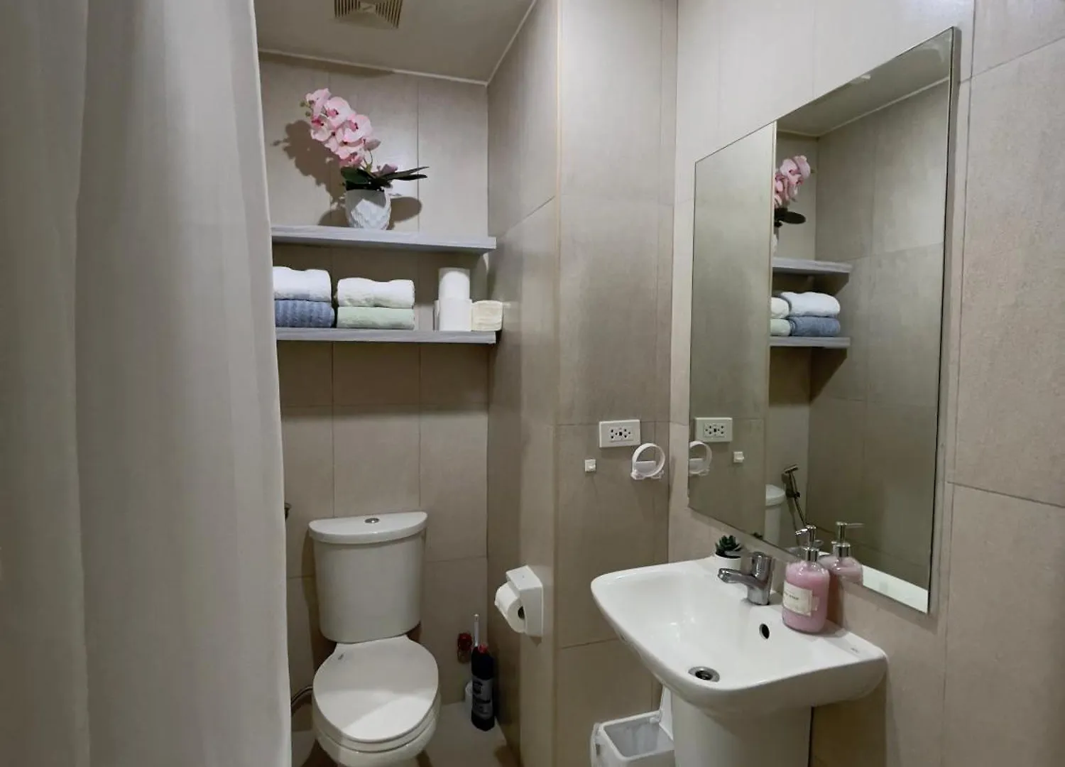 Davao Inspiria Condo Units With Balcony Beside Abreeza Mall