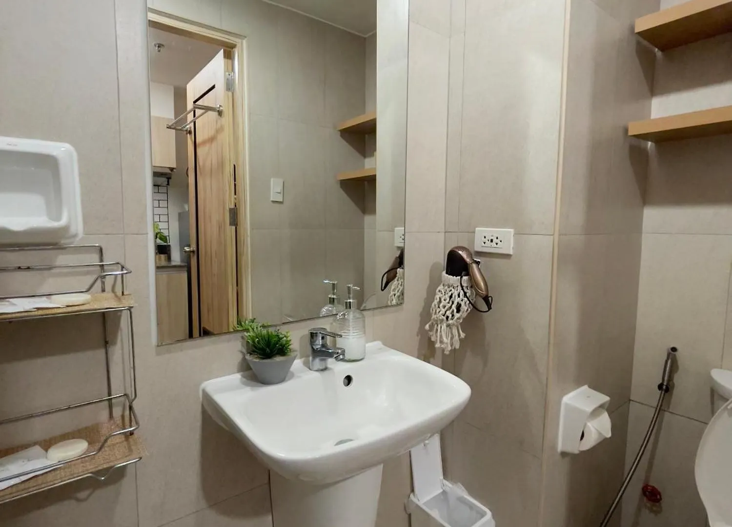 Davao Inspiria Condo Units With Balcony Beside Abreeza Mall